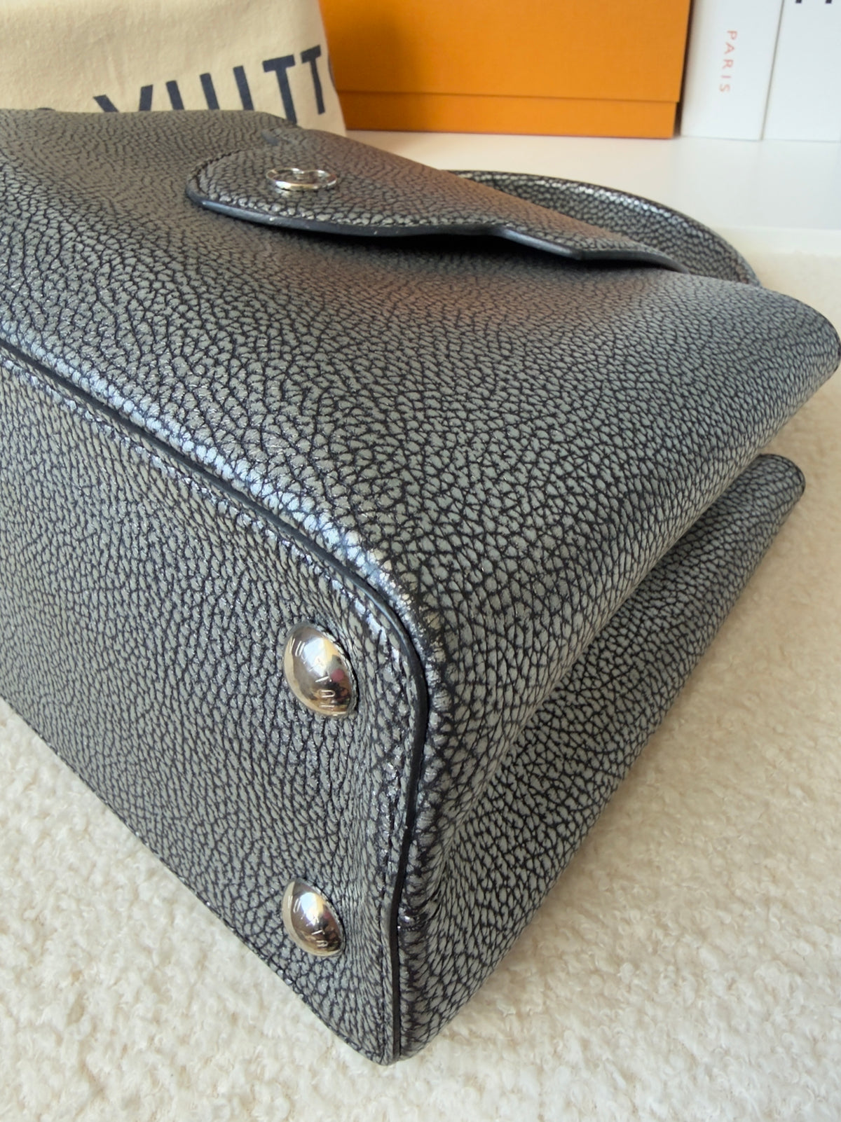 Capucines PM Chrome Taurillon Metallic Leather Crossbody Bag Silver