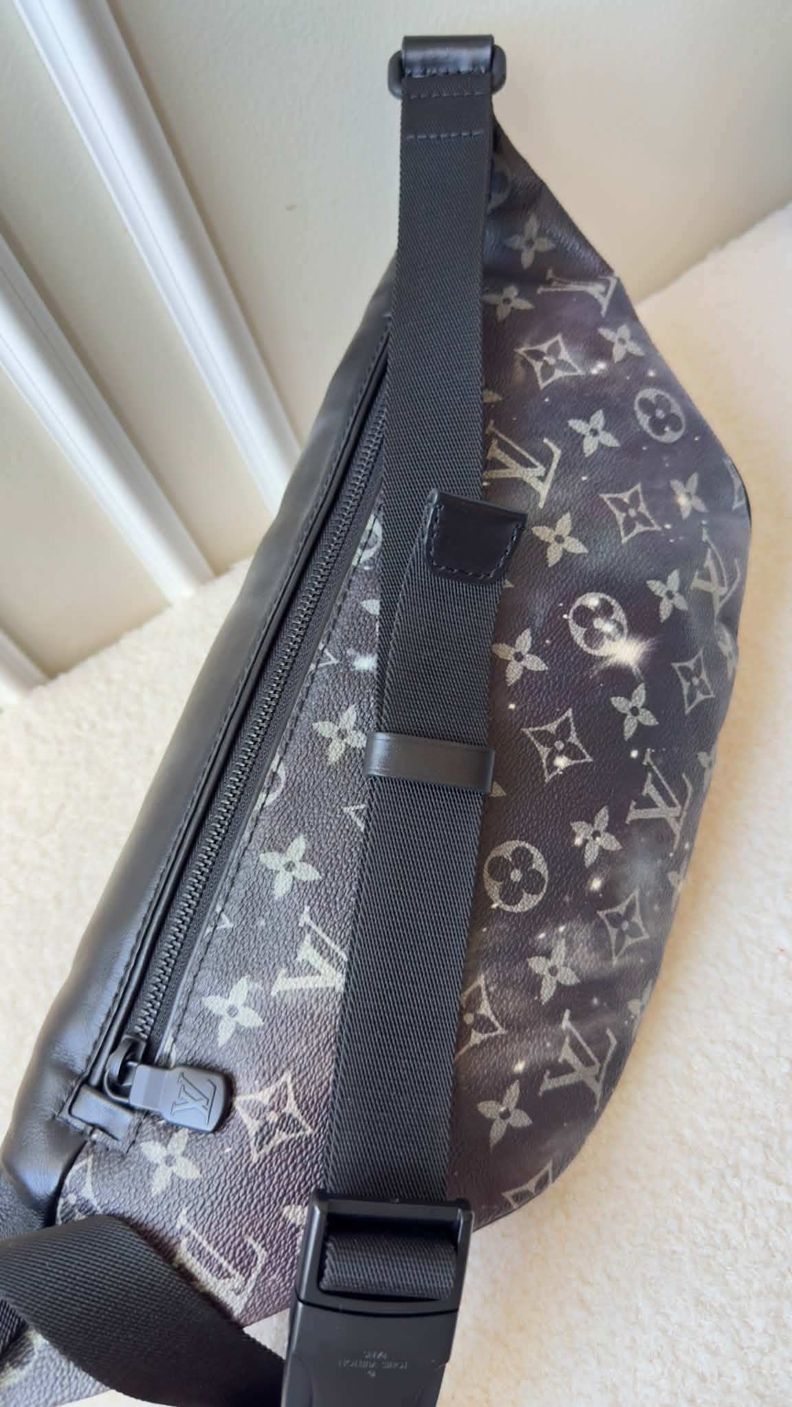 LIMITED EDITION GALAXY DISCOVERY MNG BUMBAG (UNISEX)