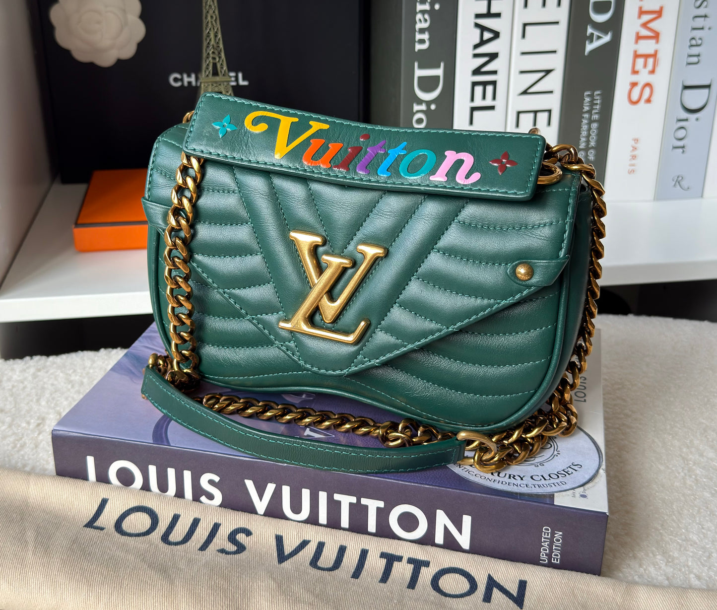 NEW WAVE Calfskin Chain PM Emerald