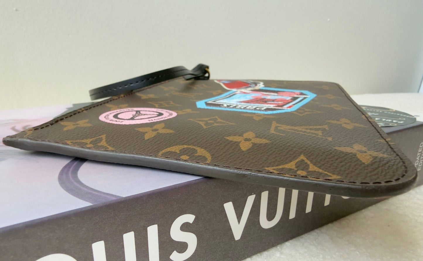 NEVERFULL MNG MM WORLD TOUR W/POCHETTE