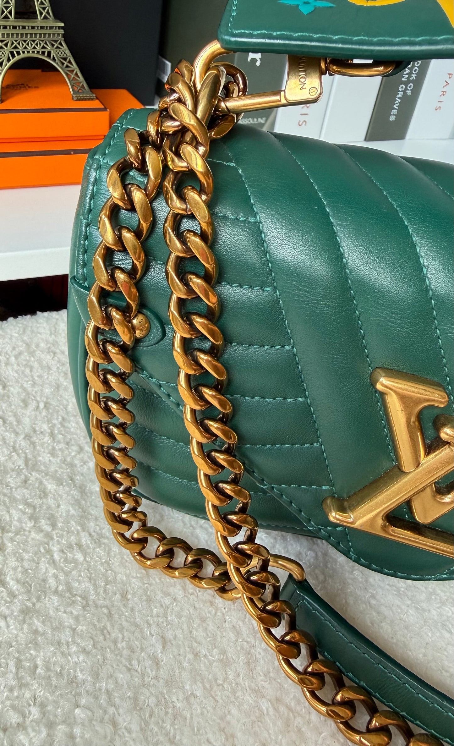 NEW WAVE Calfskin Chain PM Emerald