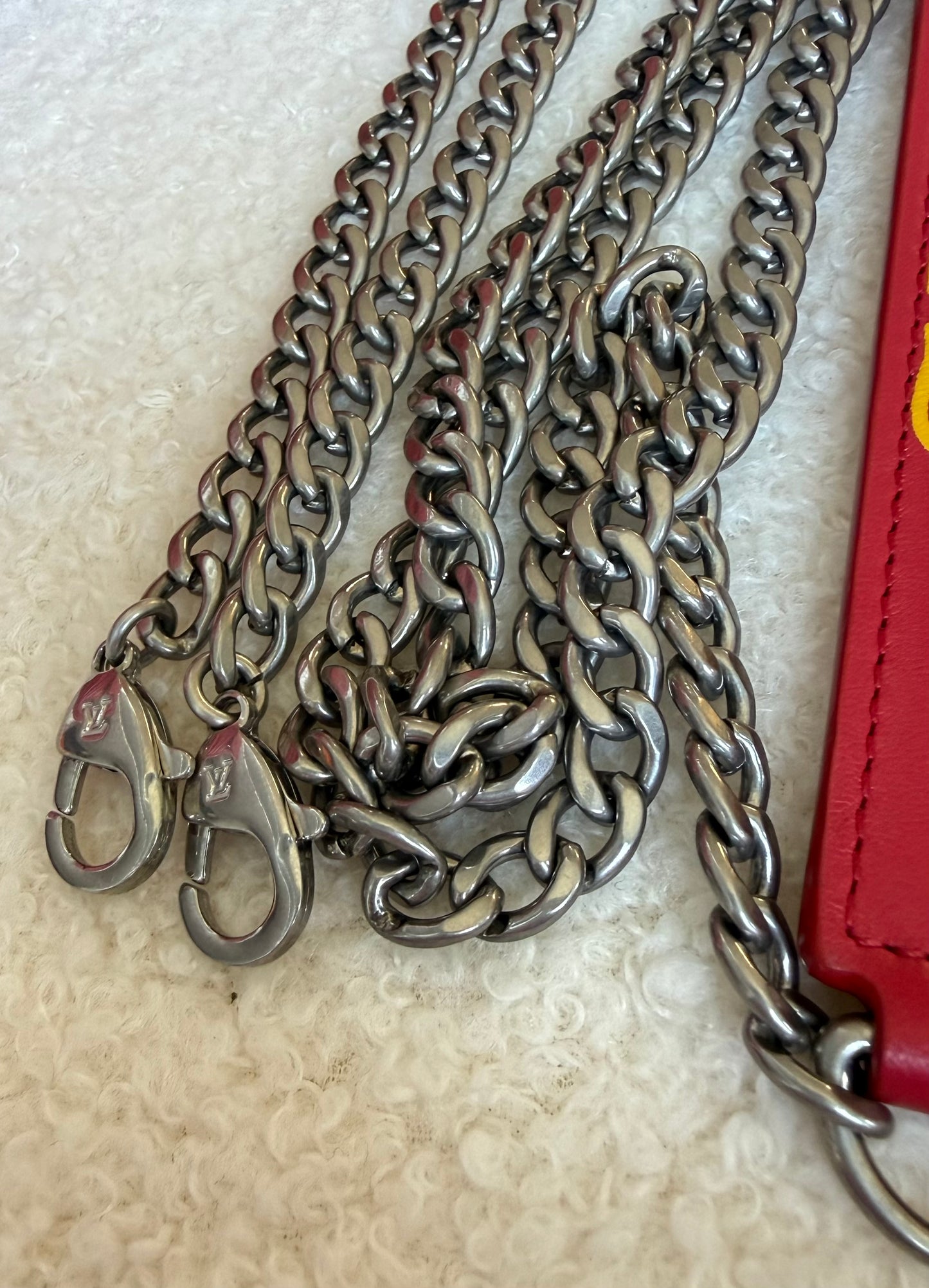 LIKE NEW NEW WAVE CHAIN POCHETTE RES CALFSKIN