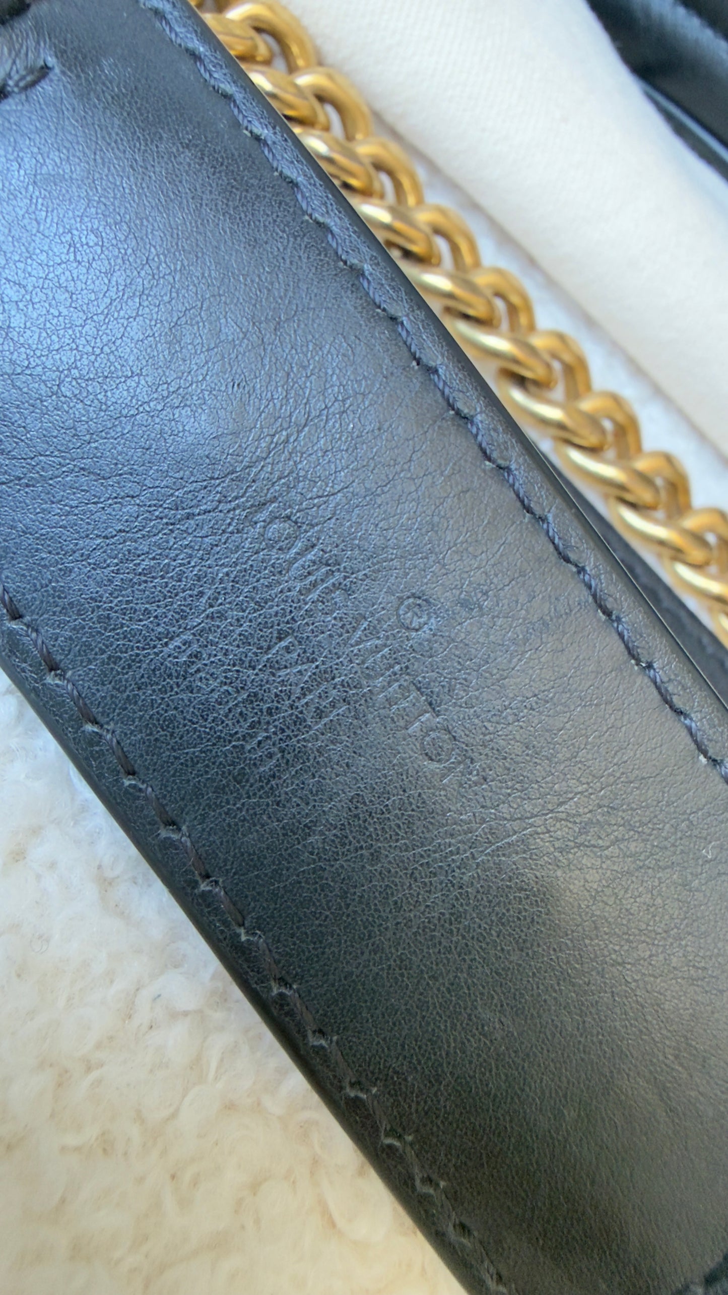 NEW WAVE Black Calfskin Chain PM