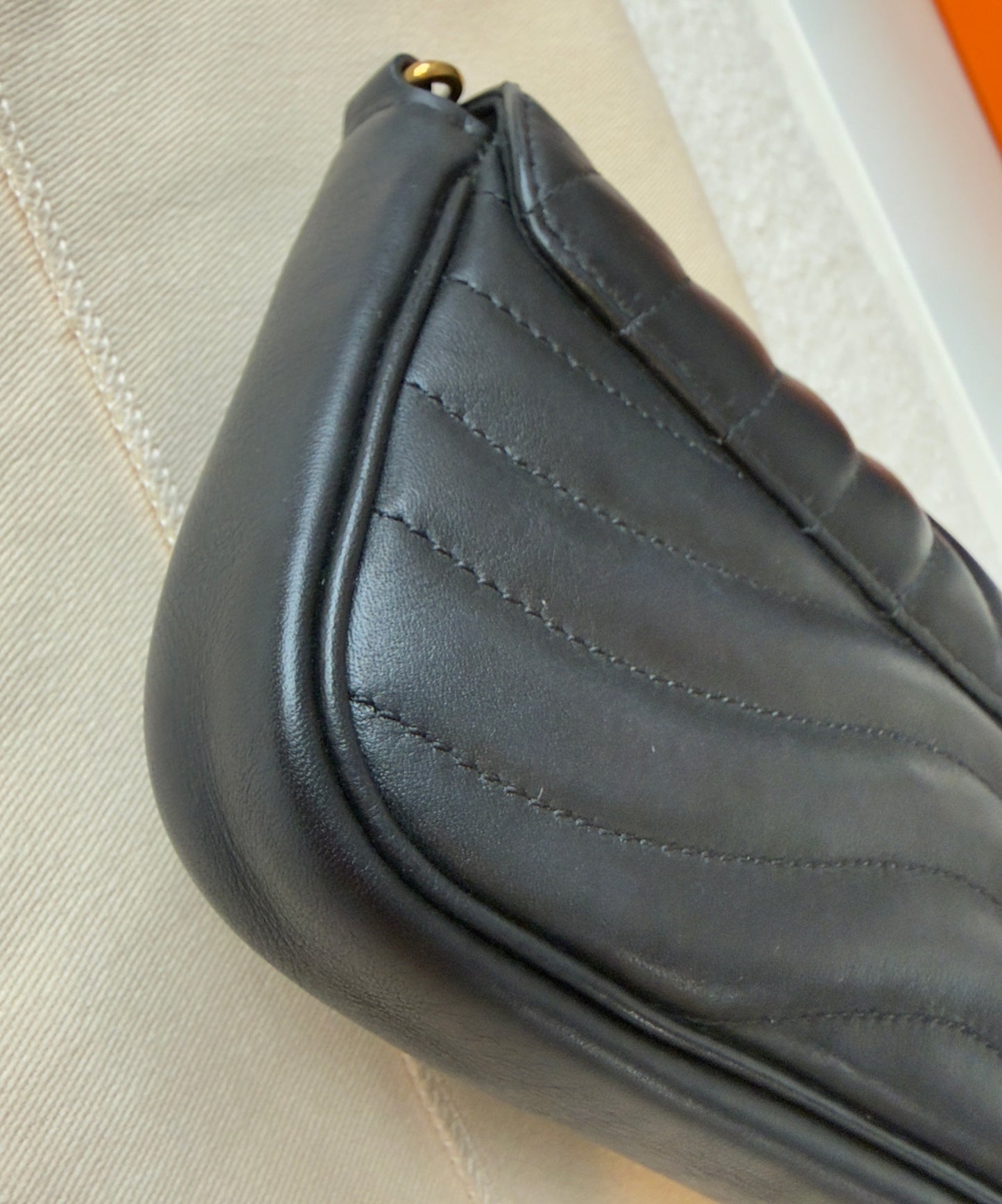 NEW WAVE CHAIN POCHETTE BLACK CALFSKIN