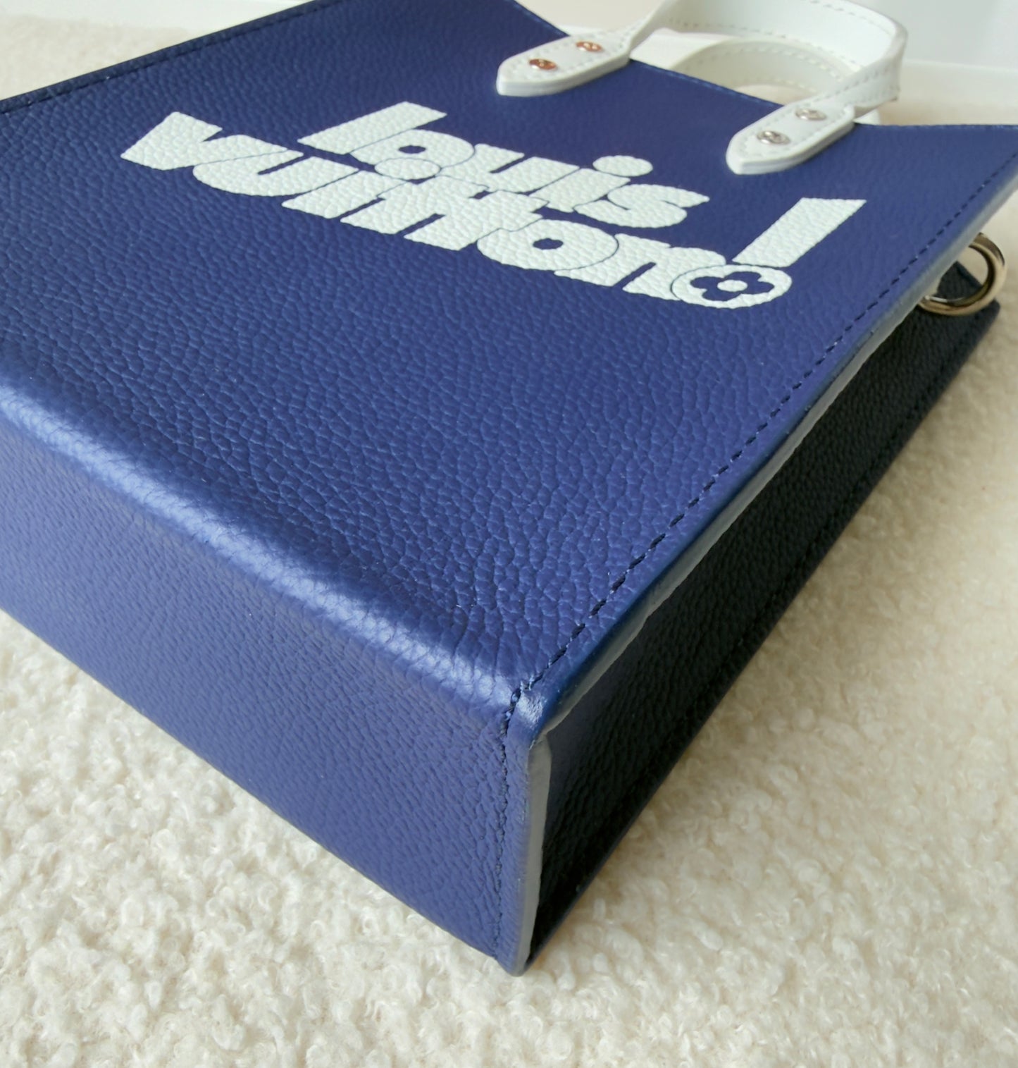LIKE NEW LIMITED EDITION EVERYDAY SIGNATURE SAC PLAT XS BLUE