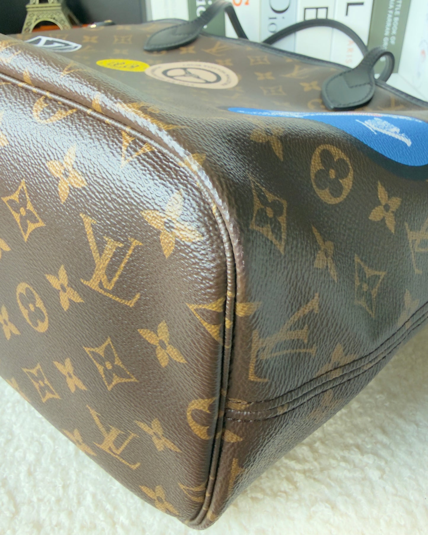 NEVERFULL MNG MM WORLD TOUR W/POCHETTE