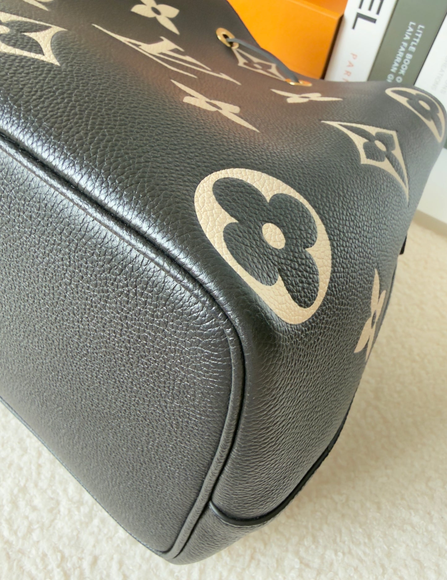 NEONOE MM BLACK/BEIGE EMPREINTE BAG