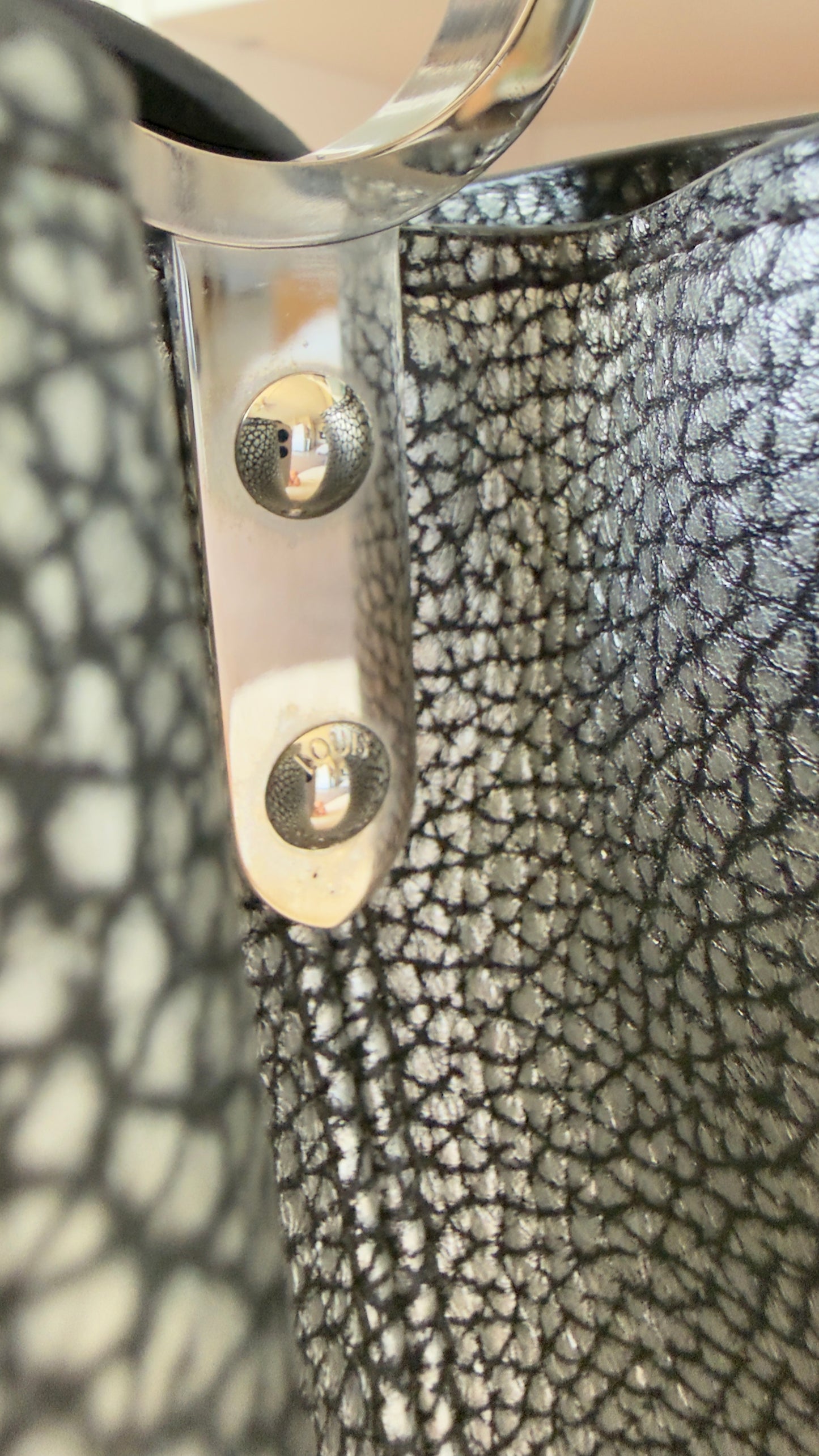 Capucines PM Chrome Taurillon Metallic Leather Crossbody Bag Silver