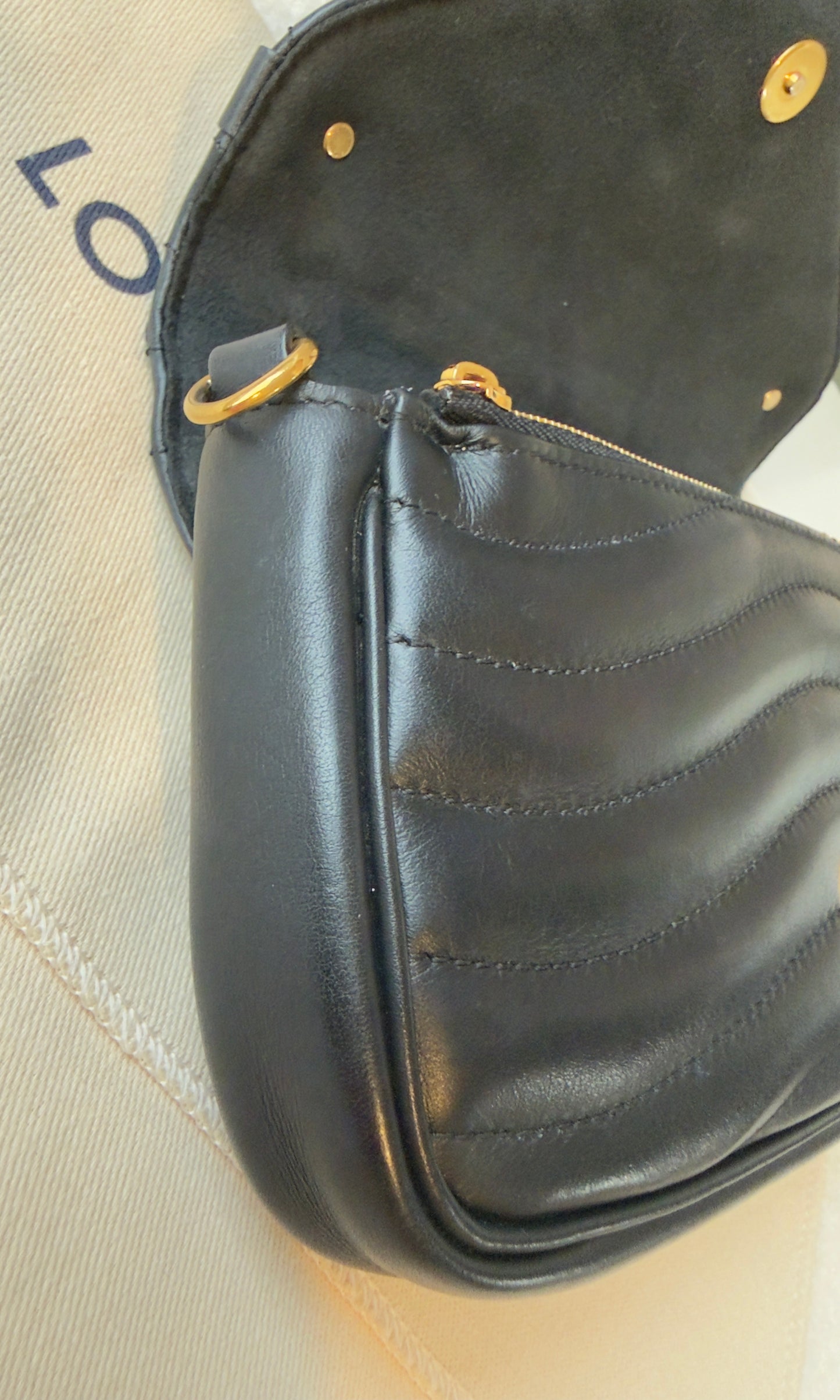 NEW WAVE CHAIN POCHETTE BLACK CALFSKIN