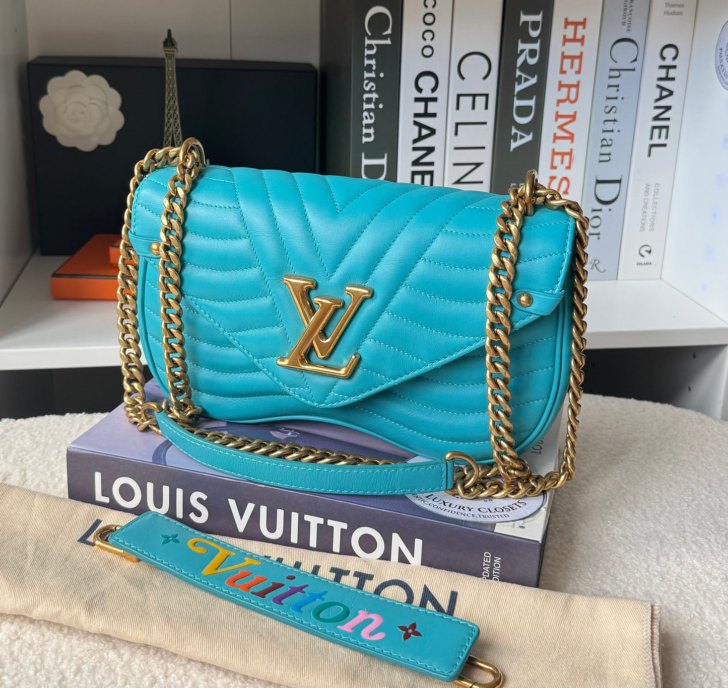 NEW WAVE Calfskin Chain MM Turquoise Blue