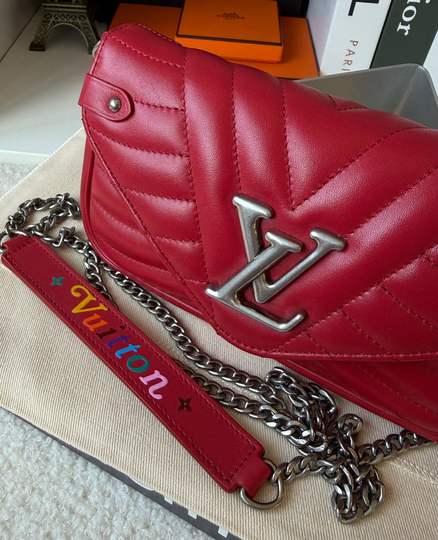 LIKE NEW NEW WAVE CHAIN POCHETTE RES CALFSKIN