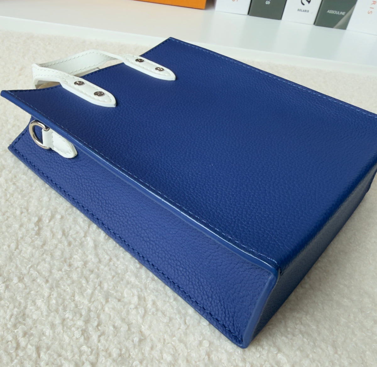 LIKE NEW LIMITED EDITION EVERYDAY SIGNATURE SAC PLAT XS BLUE