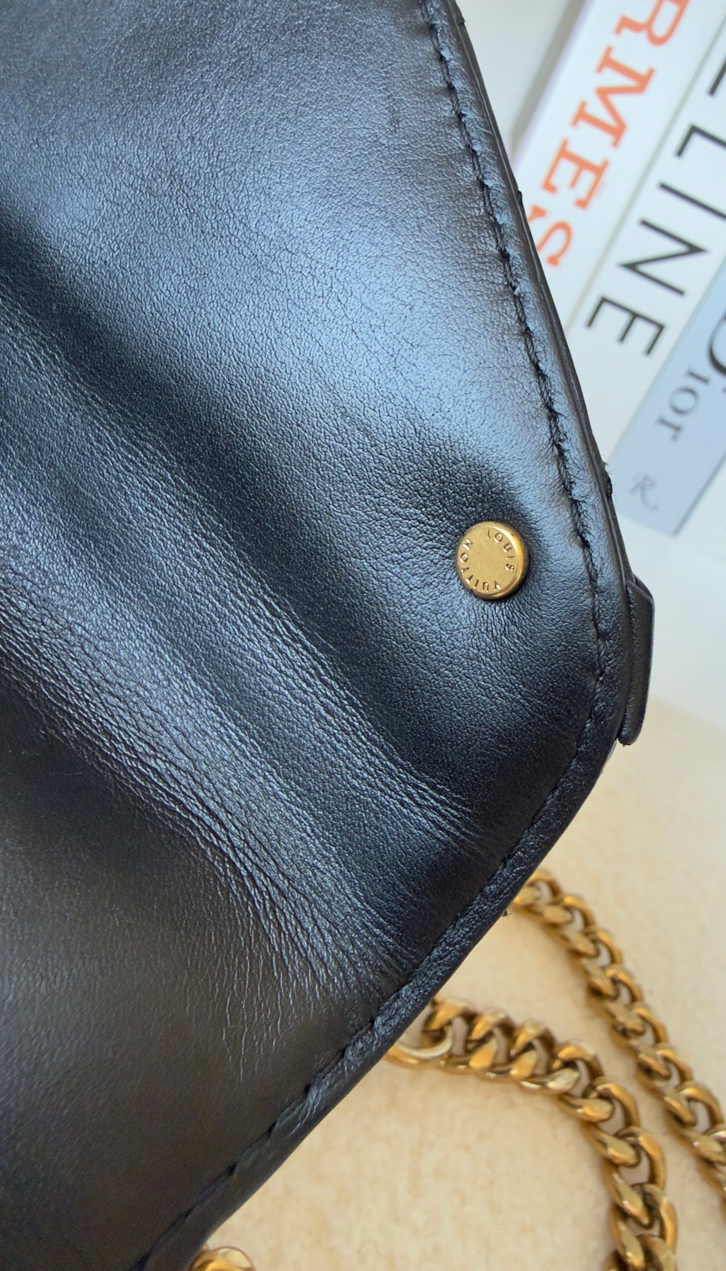 NEW WAVE Black Calfskin Chain PM