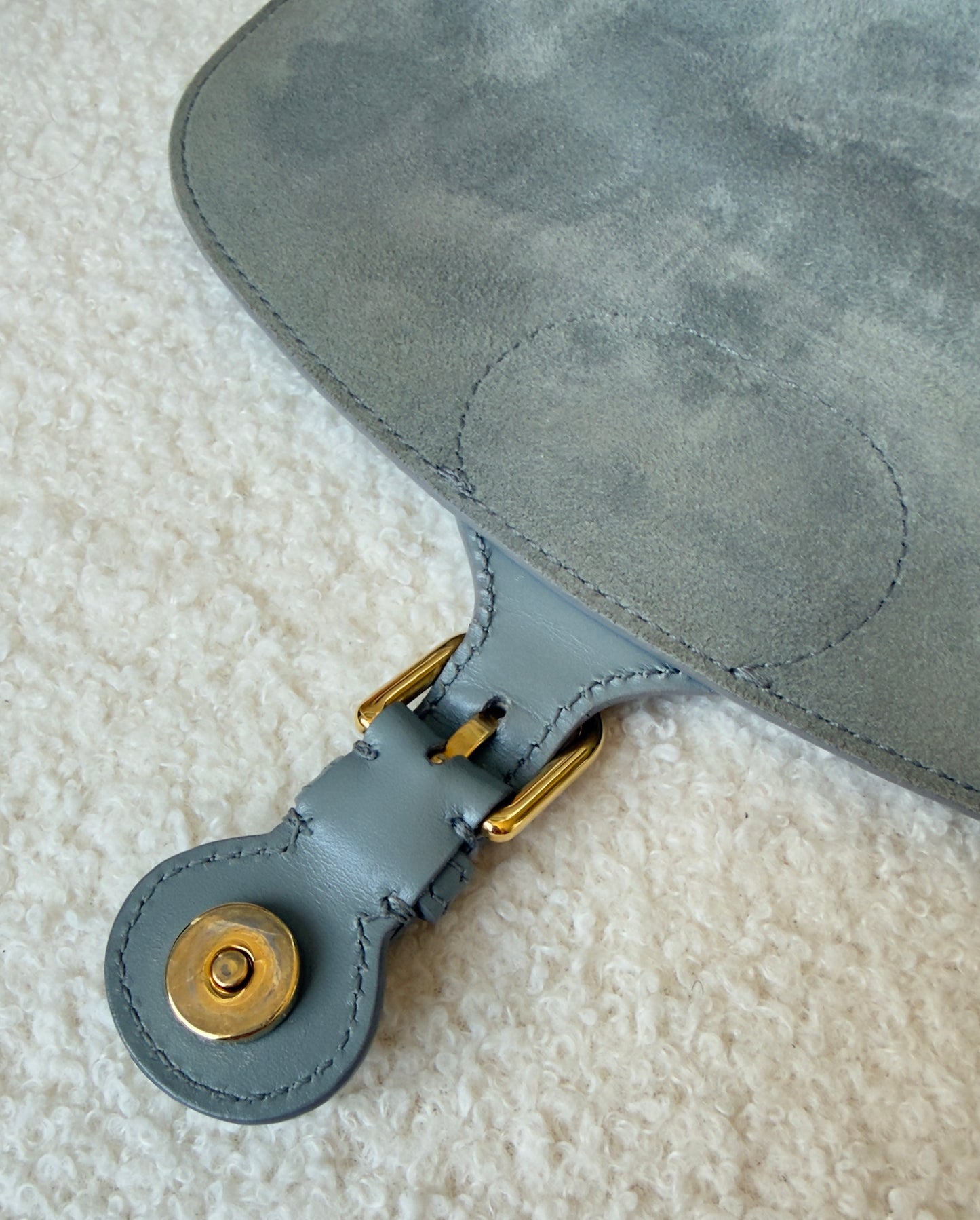 BOX MEDIUM BOBBY CALFSKIN GREY BAG