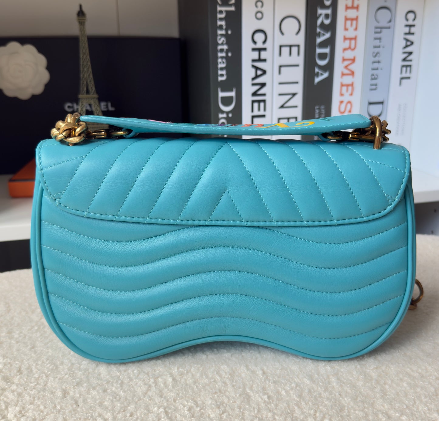 NEW WAVE Calfskin Chain MM Turquoise Blue