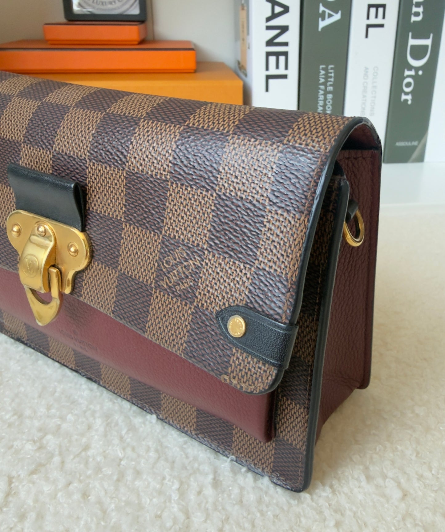 VAVIN CHAIN WALLET IN RED BURGANDY CROSSBODY/CLUTCH BAG
