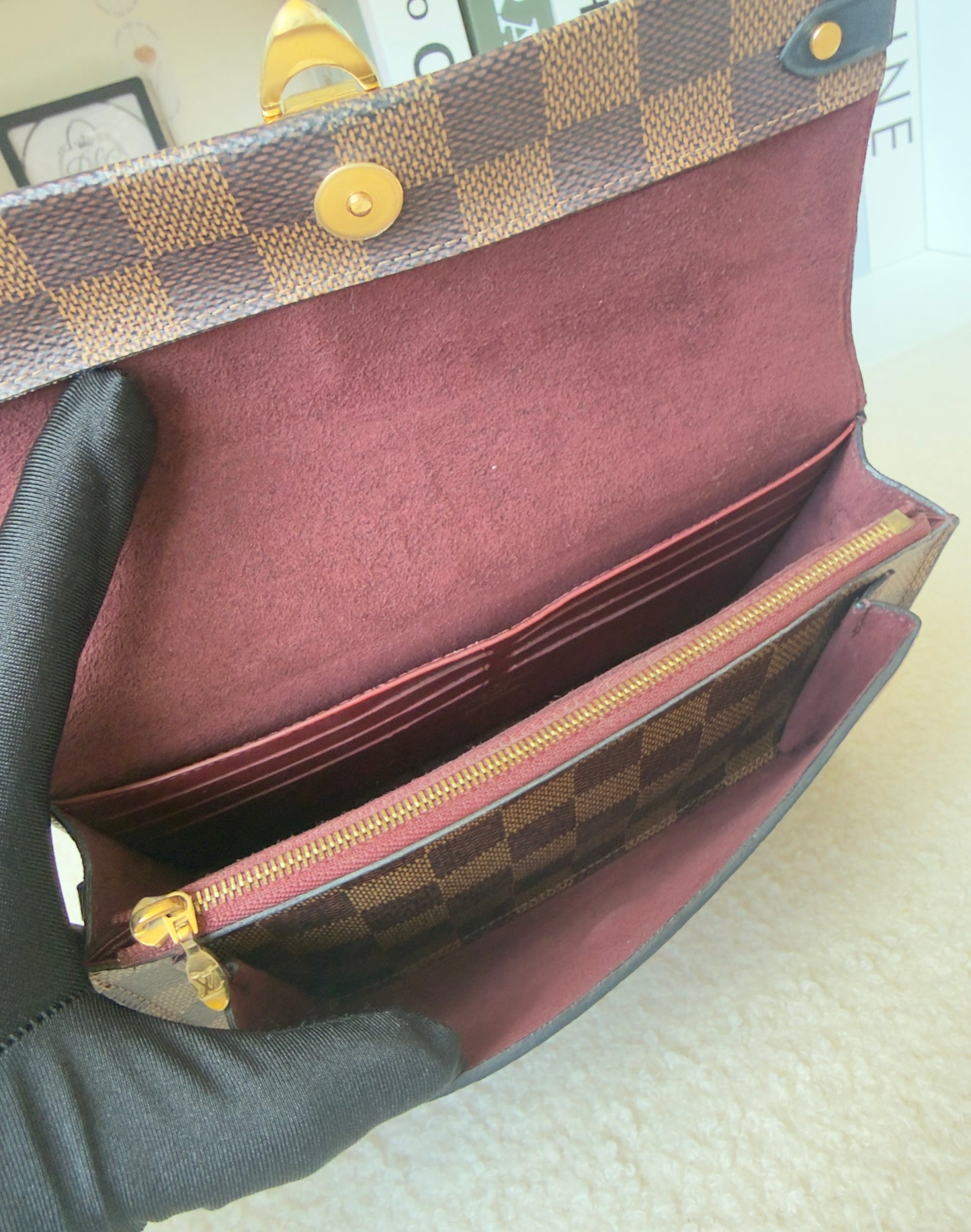 VAVIN CHAIN WALLET IN RED BURGANDY CROSSBODY/CLUTCH BAG