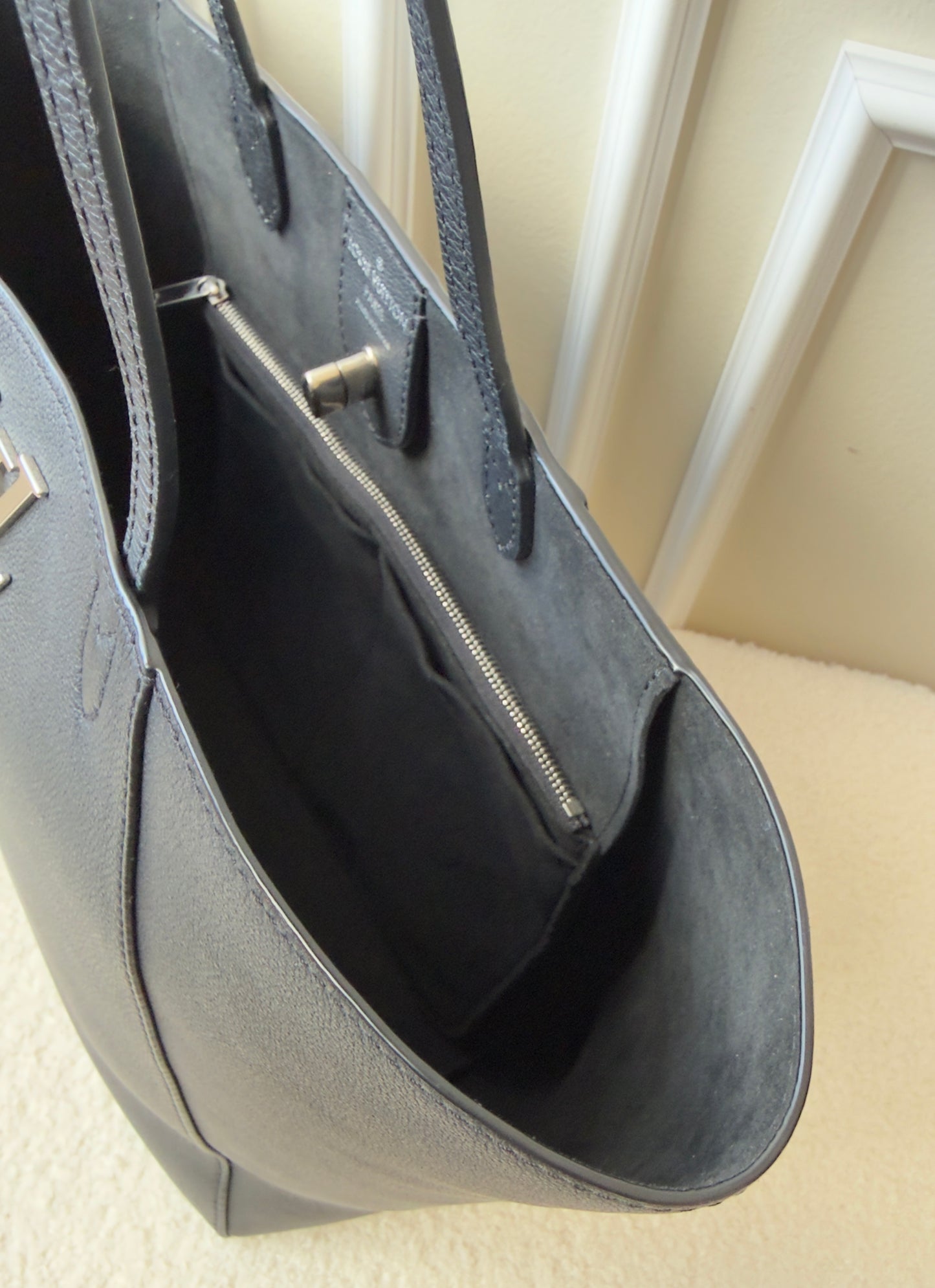 CALFSKIN LOCKME CABAS BLACK LEATHER TOTE BAG