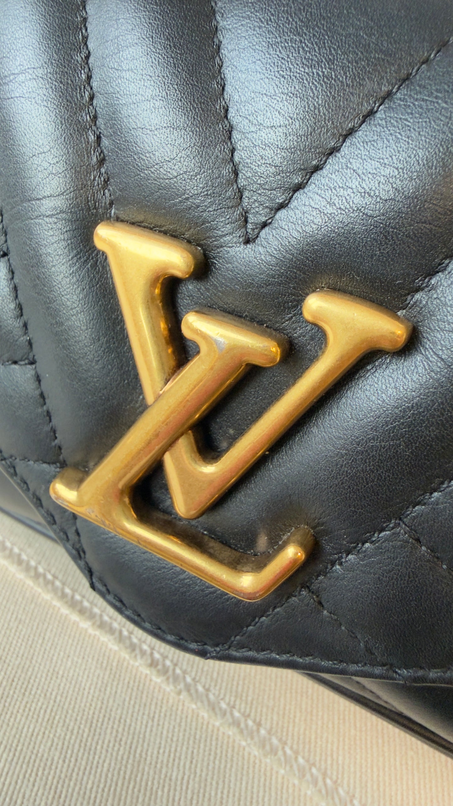 NEW WAVE CHAIN POCHETTE BLACK CALFSKIN