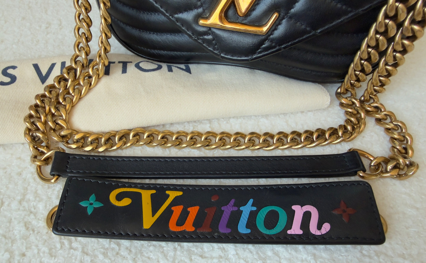 NEW WAVE Black Calfskin Chain PM