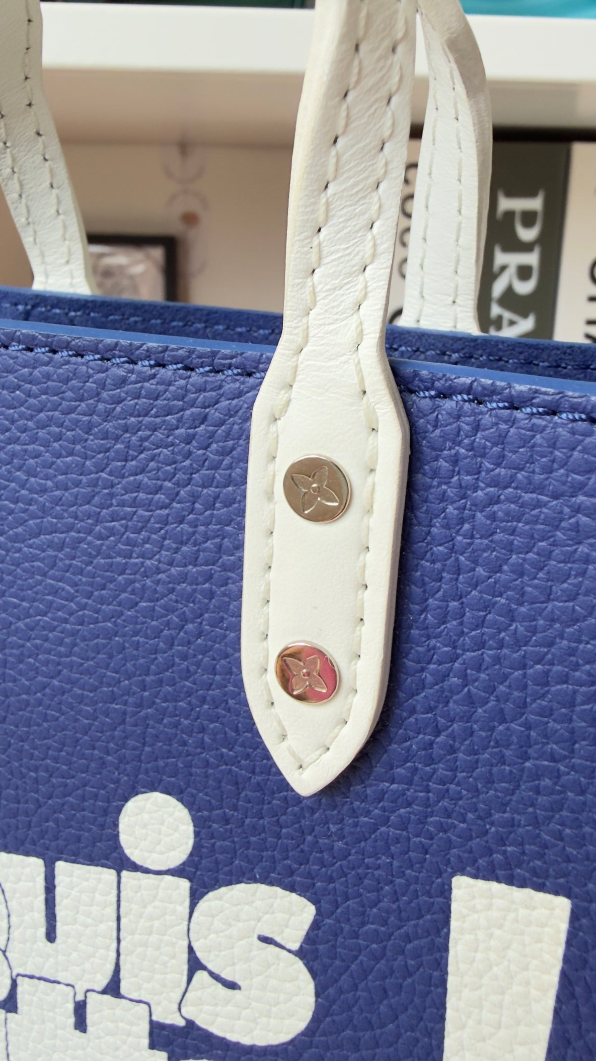 LIKE NEW LIMITED EDITION EVERYDAY SIGNATURE SAC PLAT XS BLUE