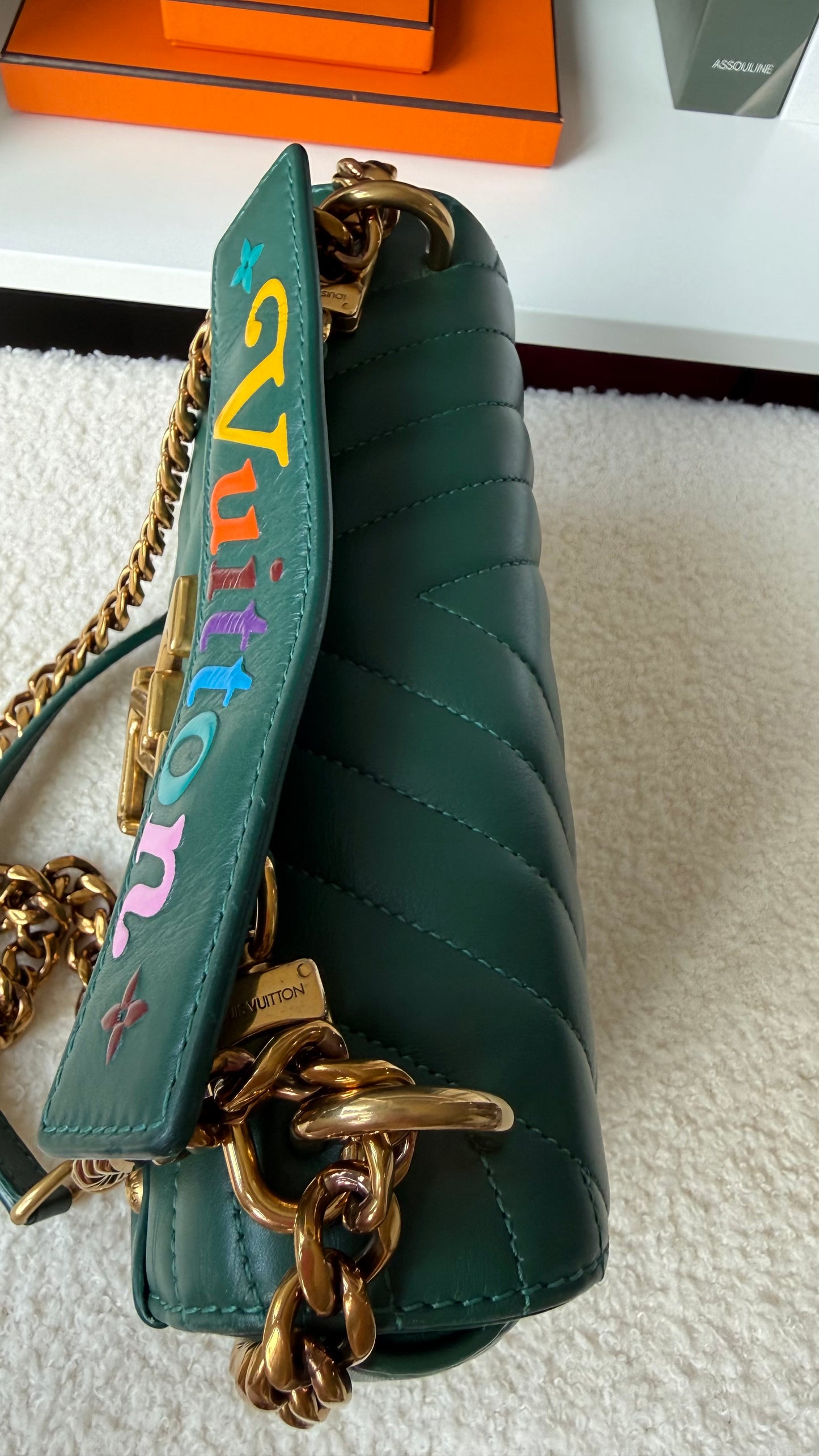 NEW WAVE Calfskin Chain PM Emerald