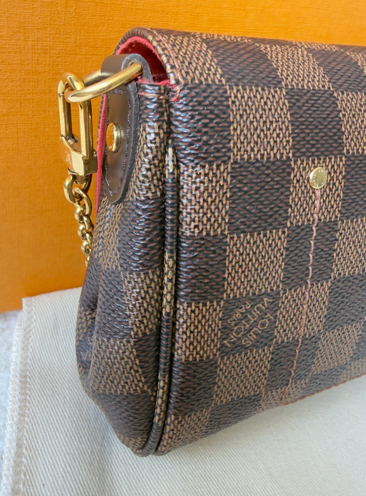FAVORITE PM DAMIER EBENE CLUTCH/CROSSBODY BAG