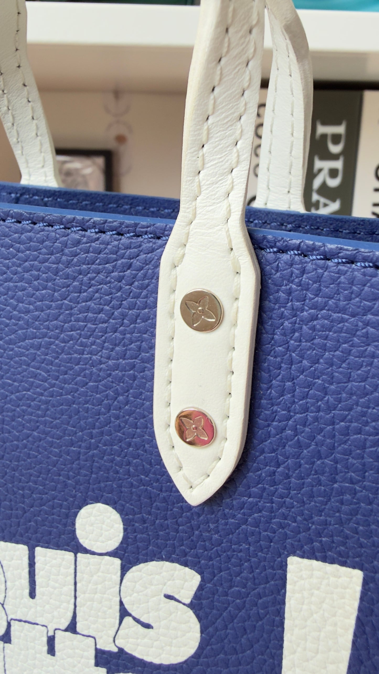 LIKE NEW LIMITED EDITION EVERYDAY SIGNATURE SAC PLAT XS BLUE