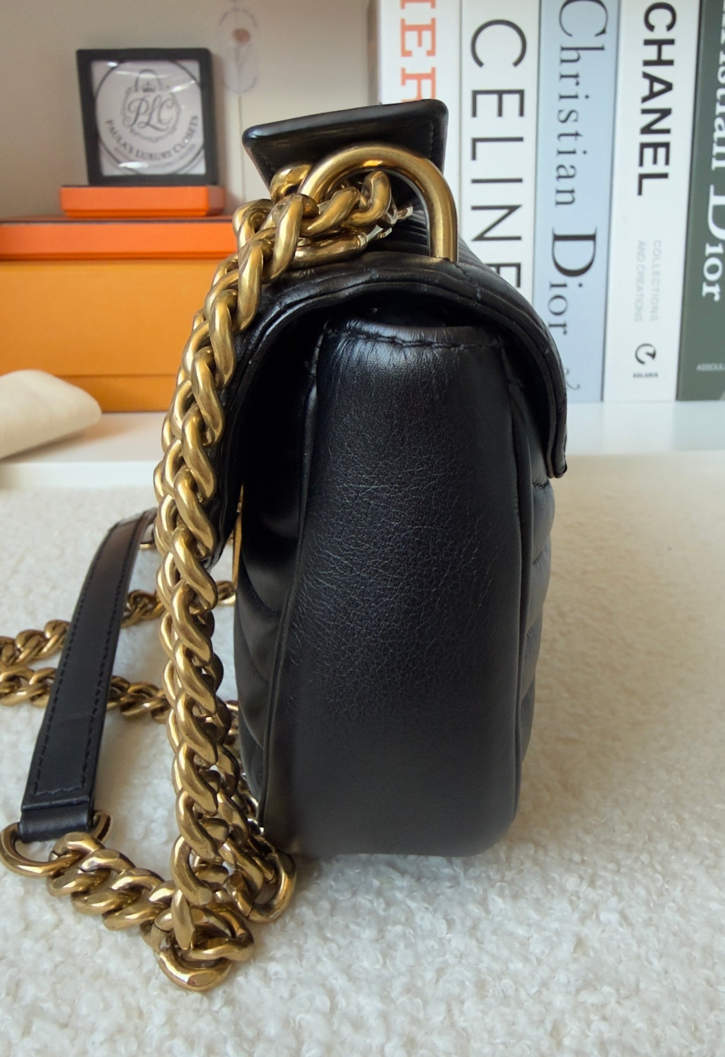 NEW WAVE Black Calfskin Chain PM