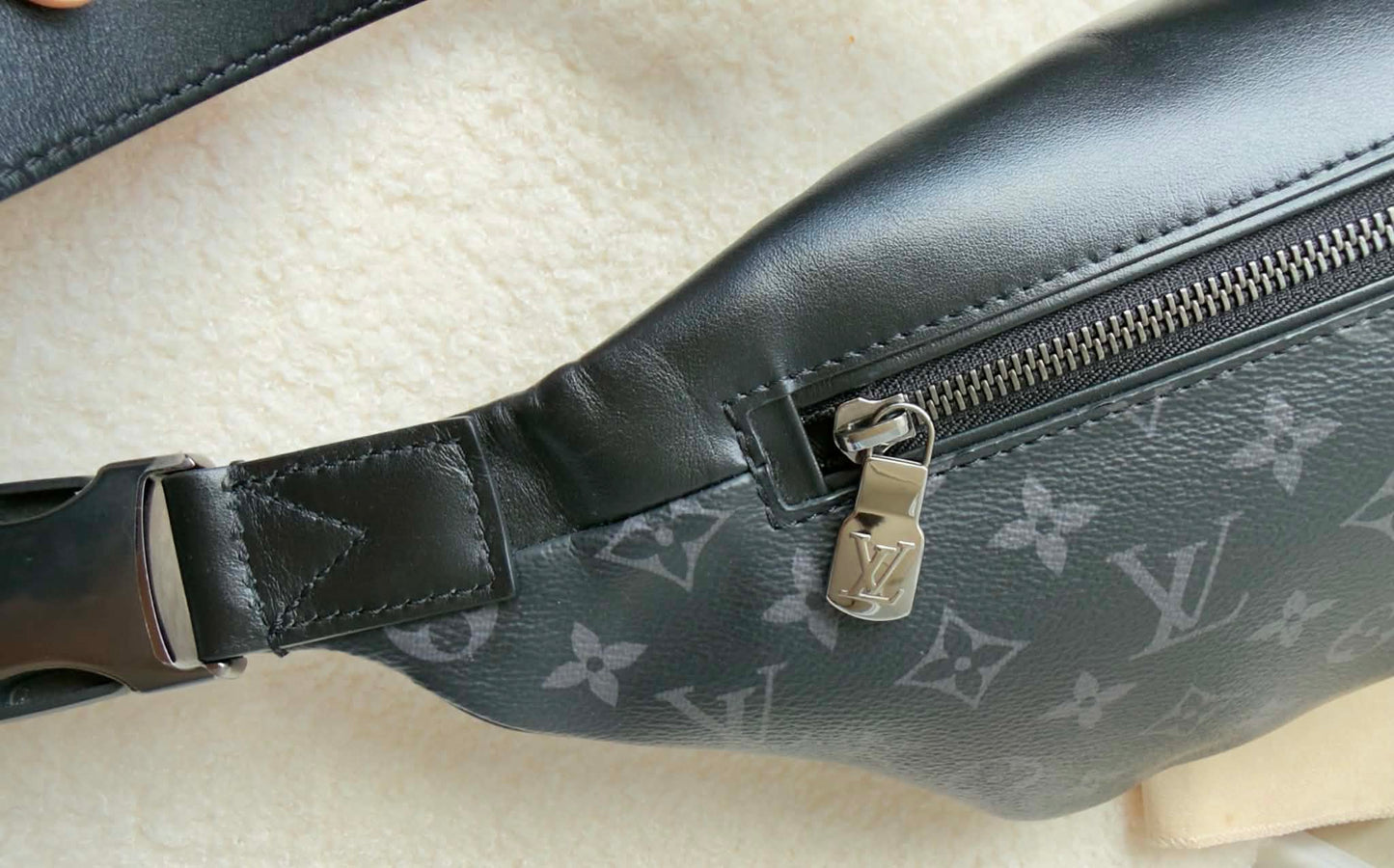 DISCOVERY MONOGRAM ECLIPSE PM BUMBAG (UNISEX)