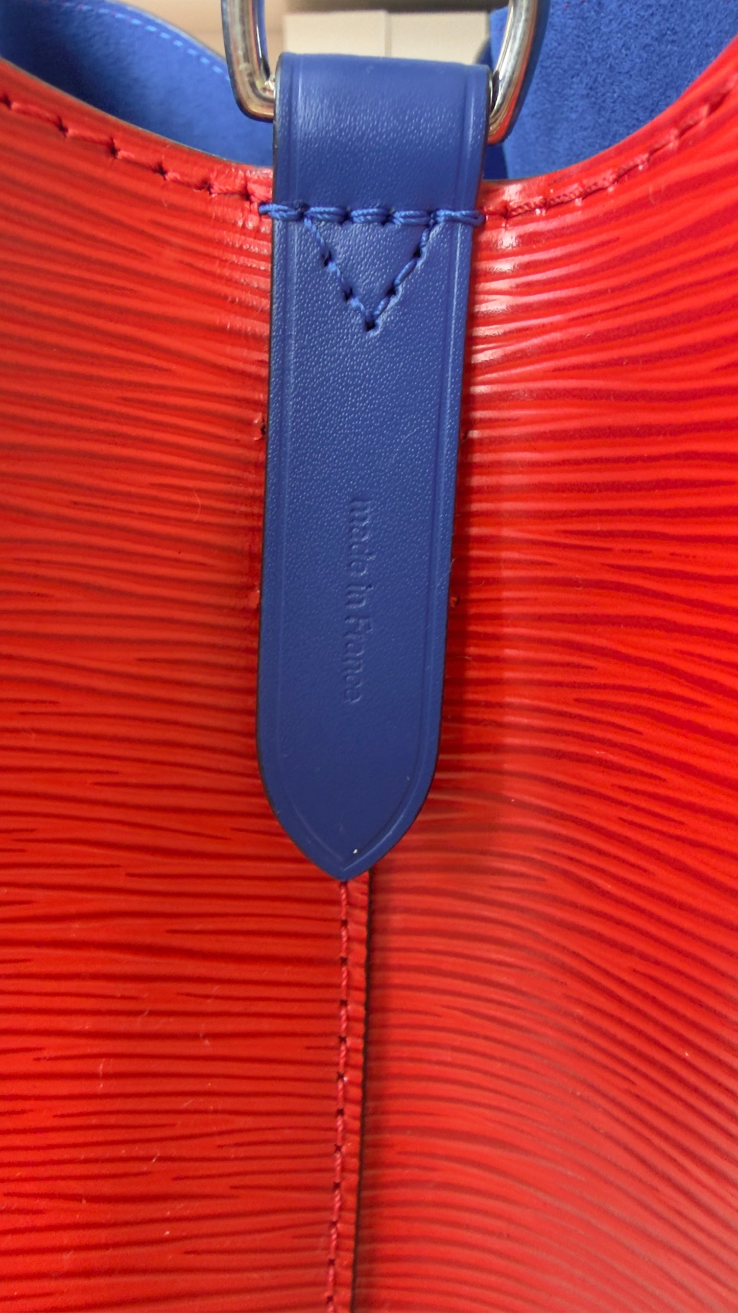 NEONOE MM Red Blue Coquelicot Epi Leather Bag