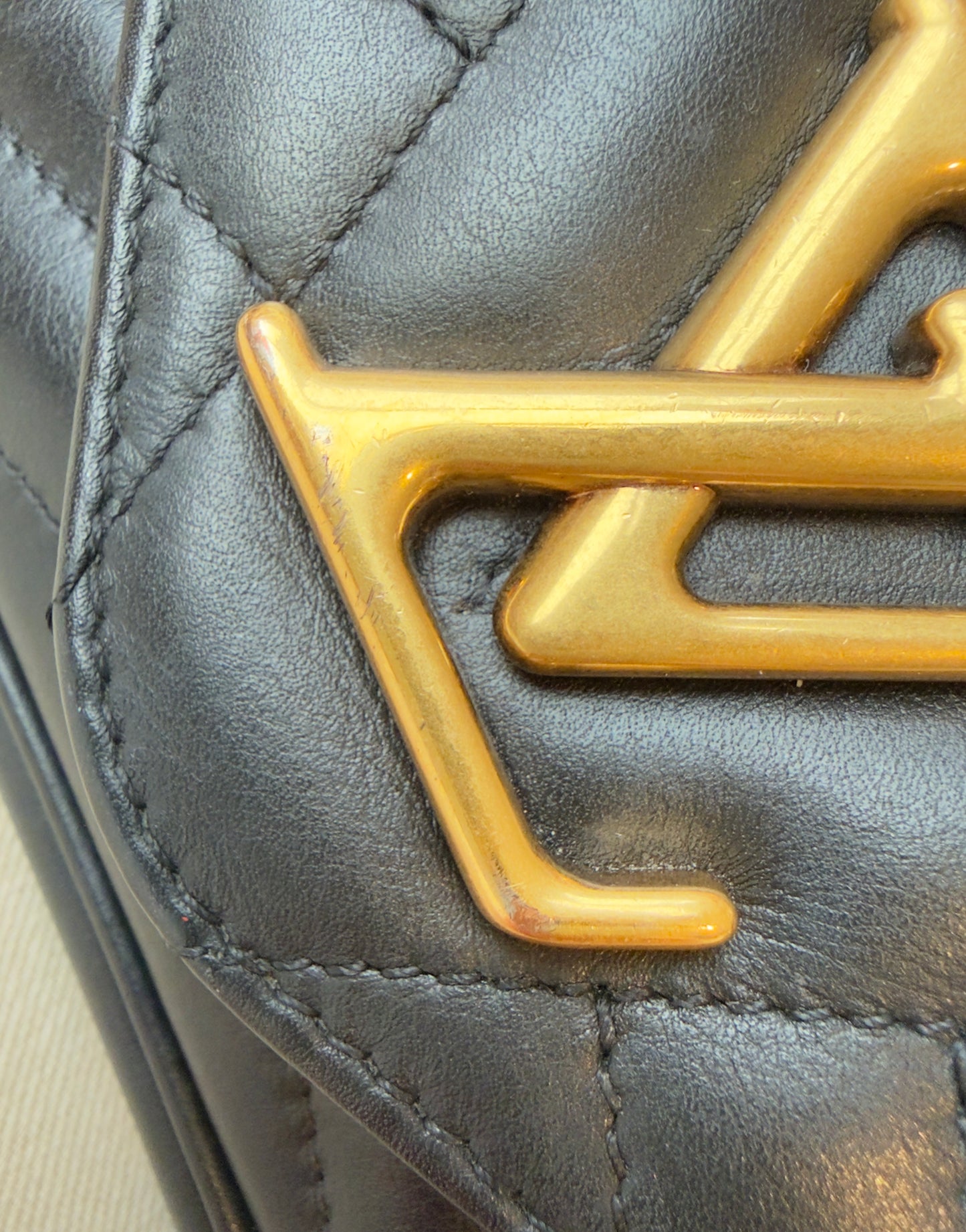 NEW WAVE CHAIN POCHETTE BLACK CALFSKIN