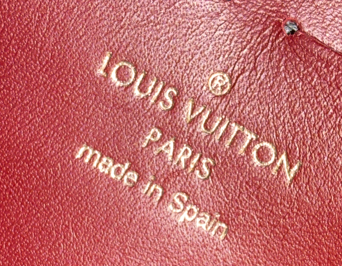VAVIN CHAIN WALLET IN RED BURGANDY CROSSBODY/CLUTCH BAG