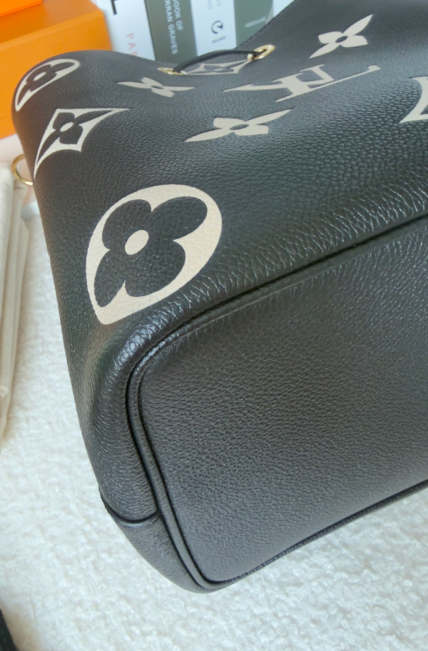 NEONOE MM BLACK/BEIGE EMPREINTE BAG