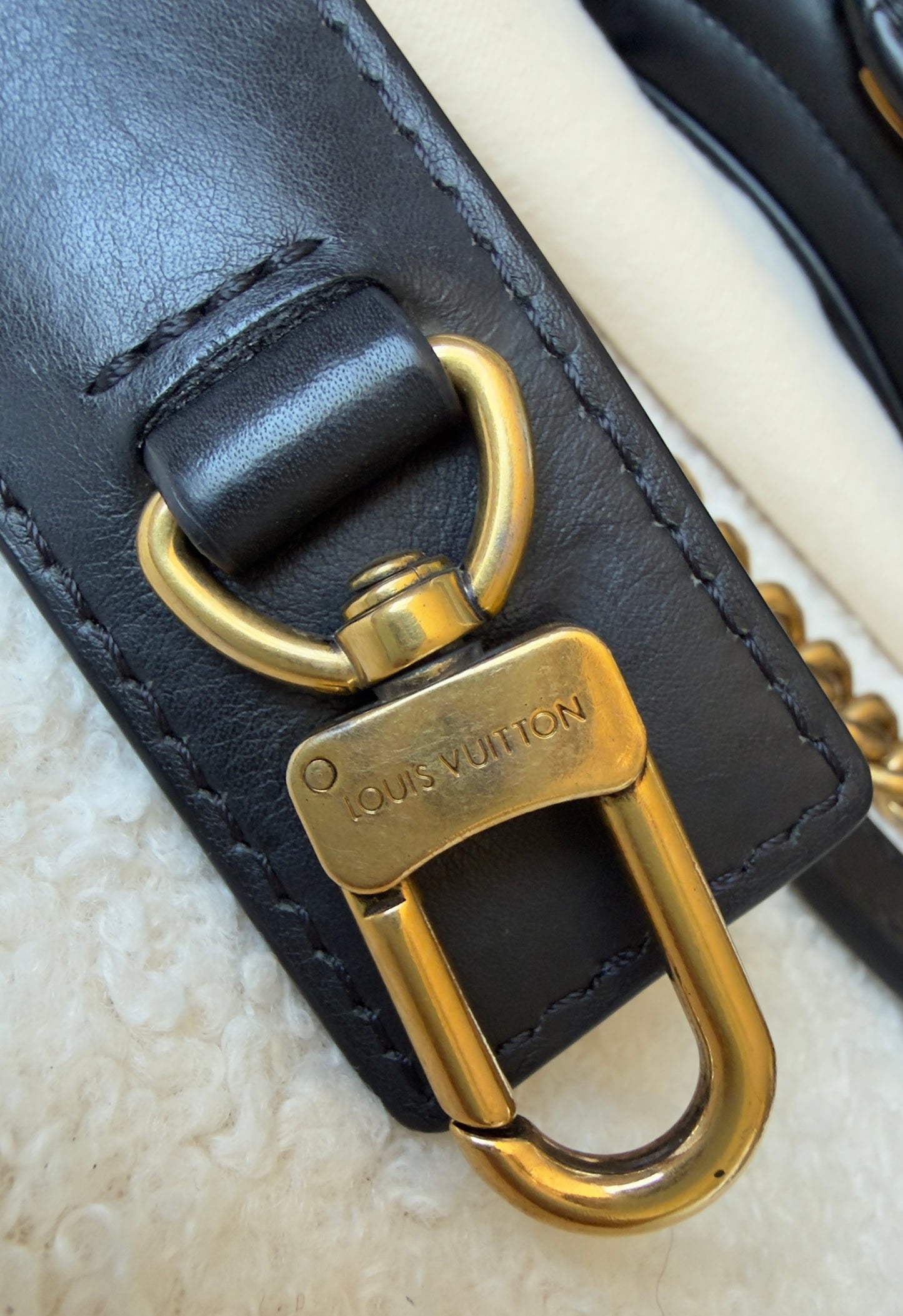NEW WAVE Black Calfskin Chain PM