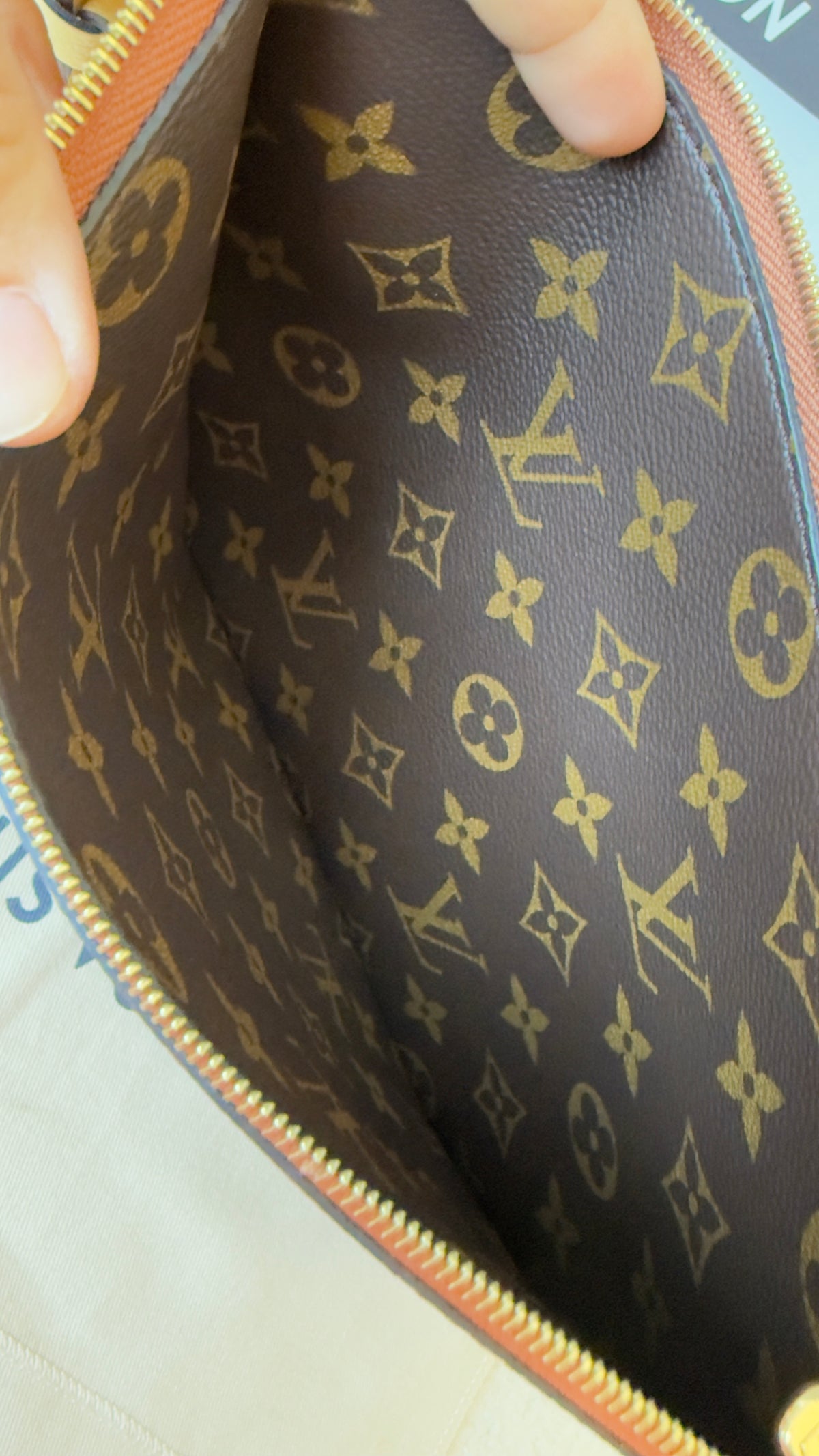 BRAND NEW POUCH OF NEVER FULL INSIDE OUT MM