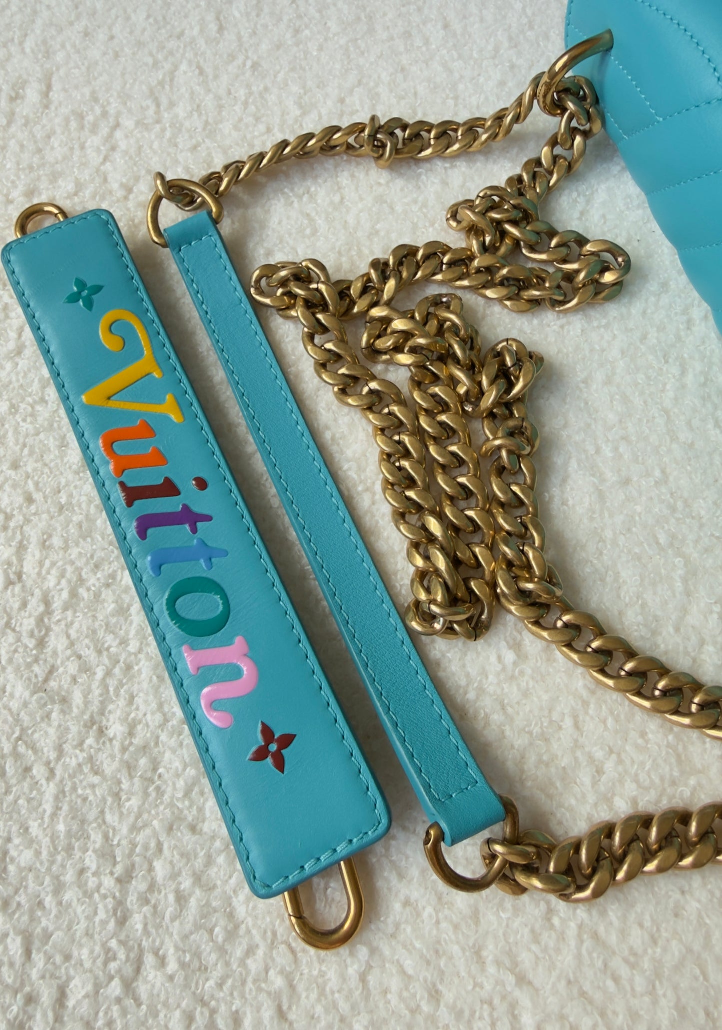 NEW WAVE Calfskin Chain MM Turquoise Blue