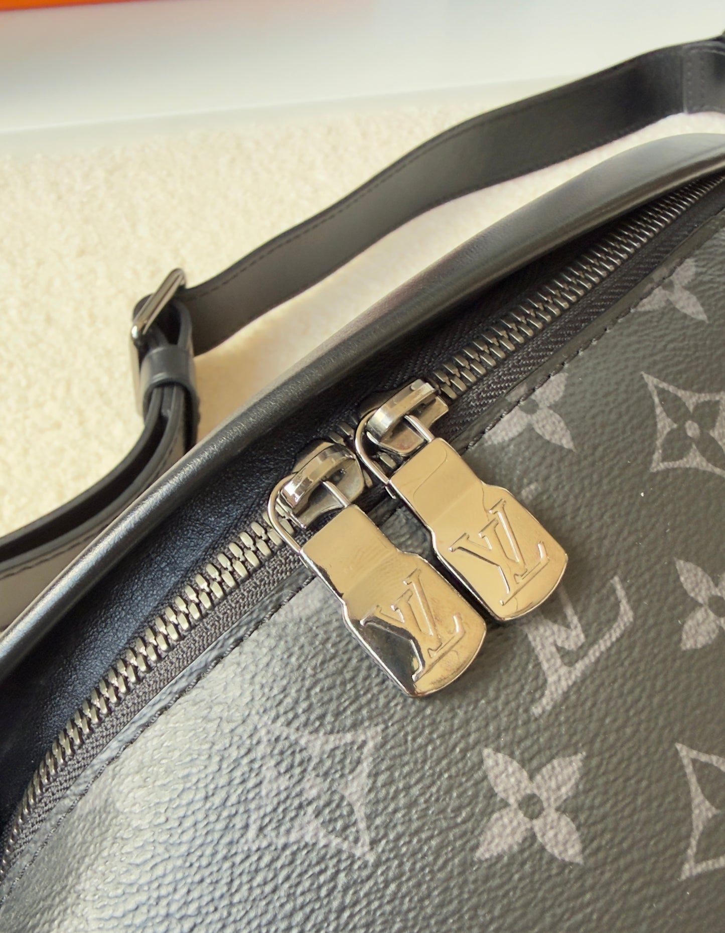 DISCOVERY MONOGRAM ECLIPSE PM BUMBAG (UNISEX)