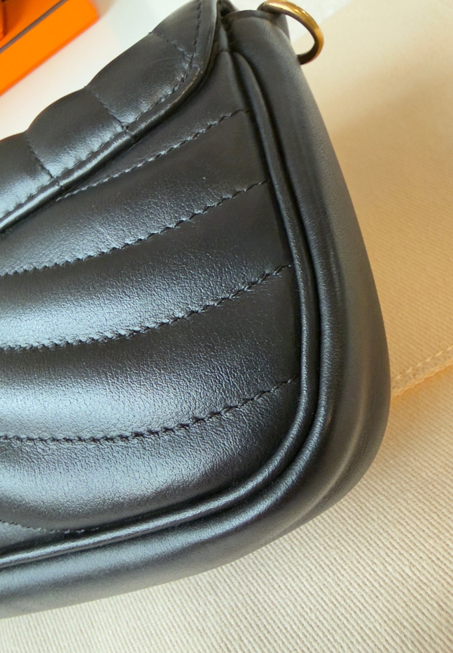 NEW WAVE CHAIN POCHETTE BLACK CALFSKIN